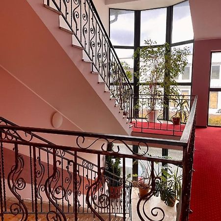 Hotel Dowhan Нове Екстериор снимка
