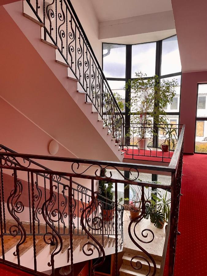 Hotel Dowhan Нове Екстериор снимка