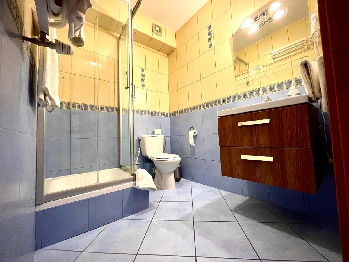 Hotel Dowhan Нове Екстериор снимка