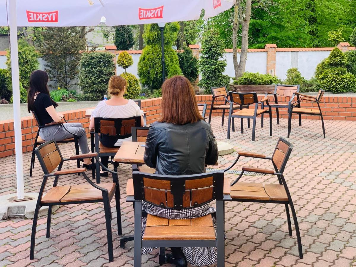 Hotel Dowhan Нове Екстериор снимка