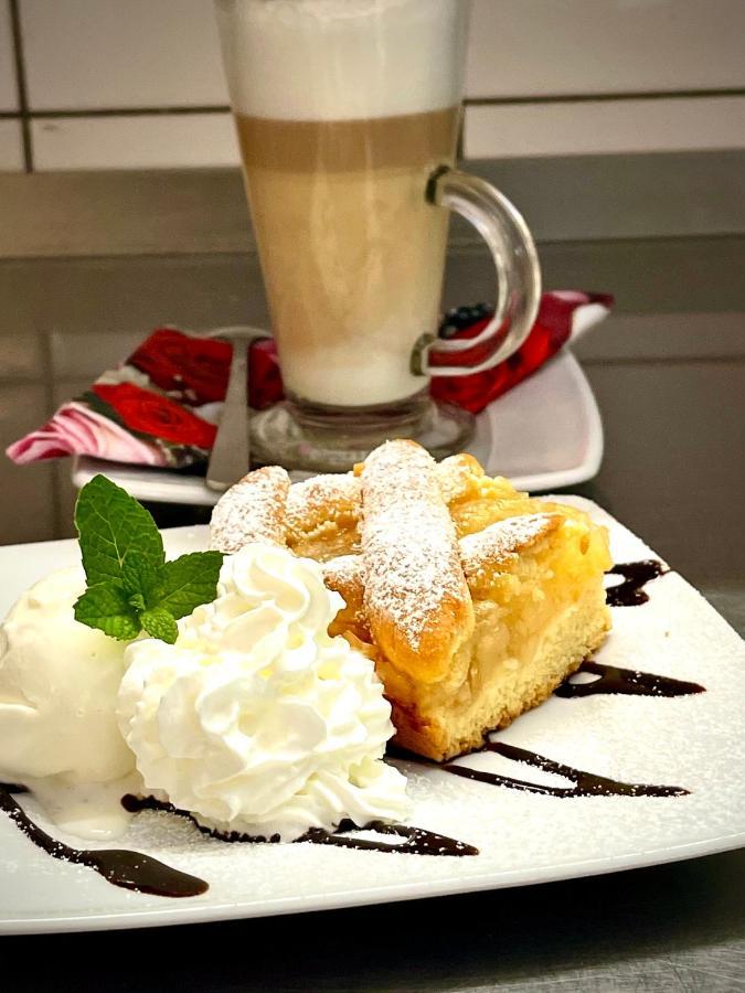 Hotel Dowhan Нове Екстериор снимка