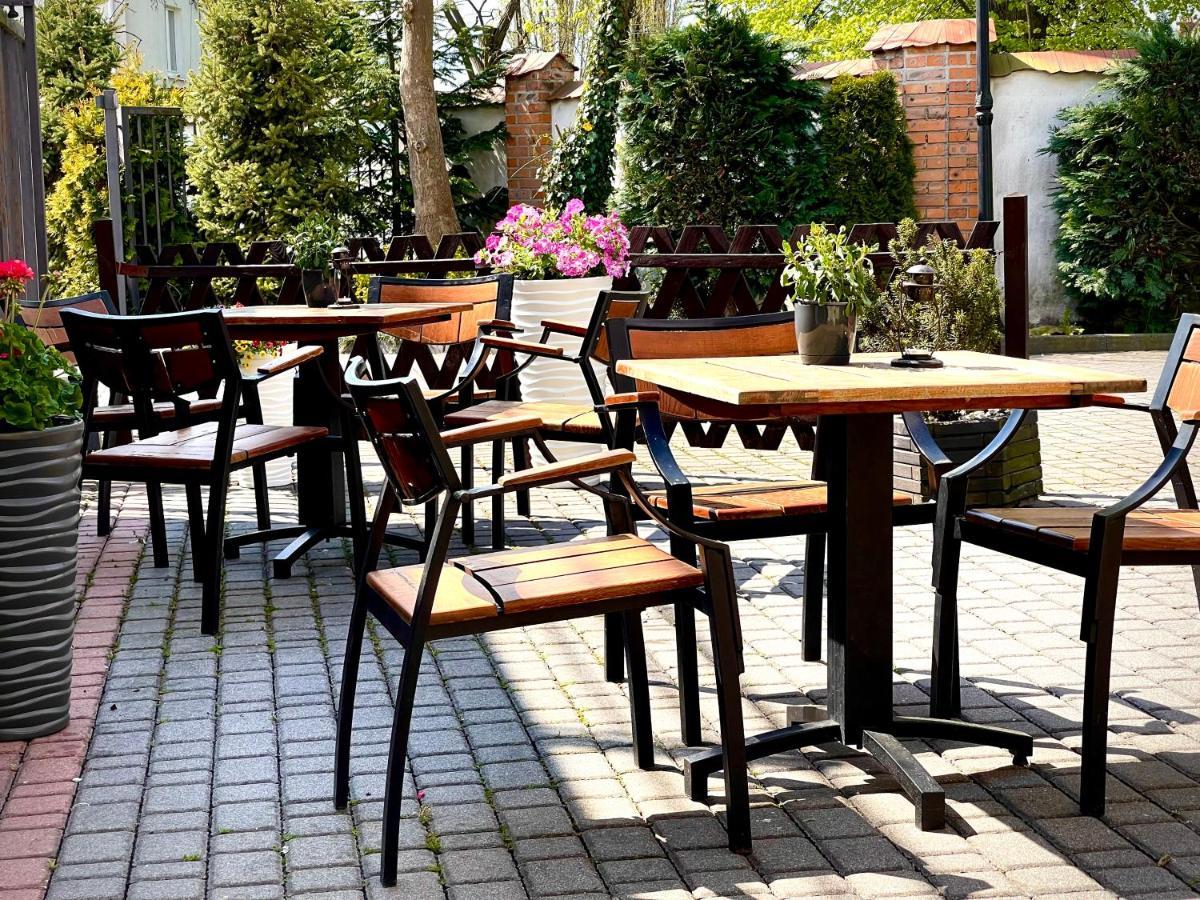Hotel Dowhan Нове Екстериор снимка