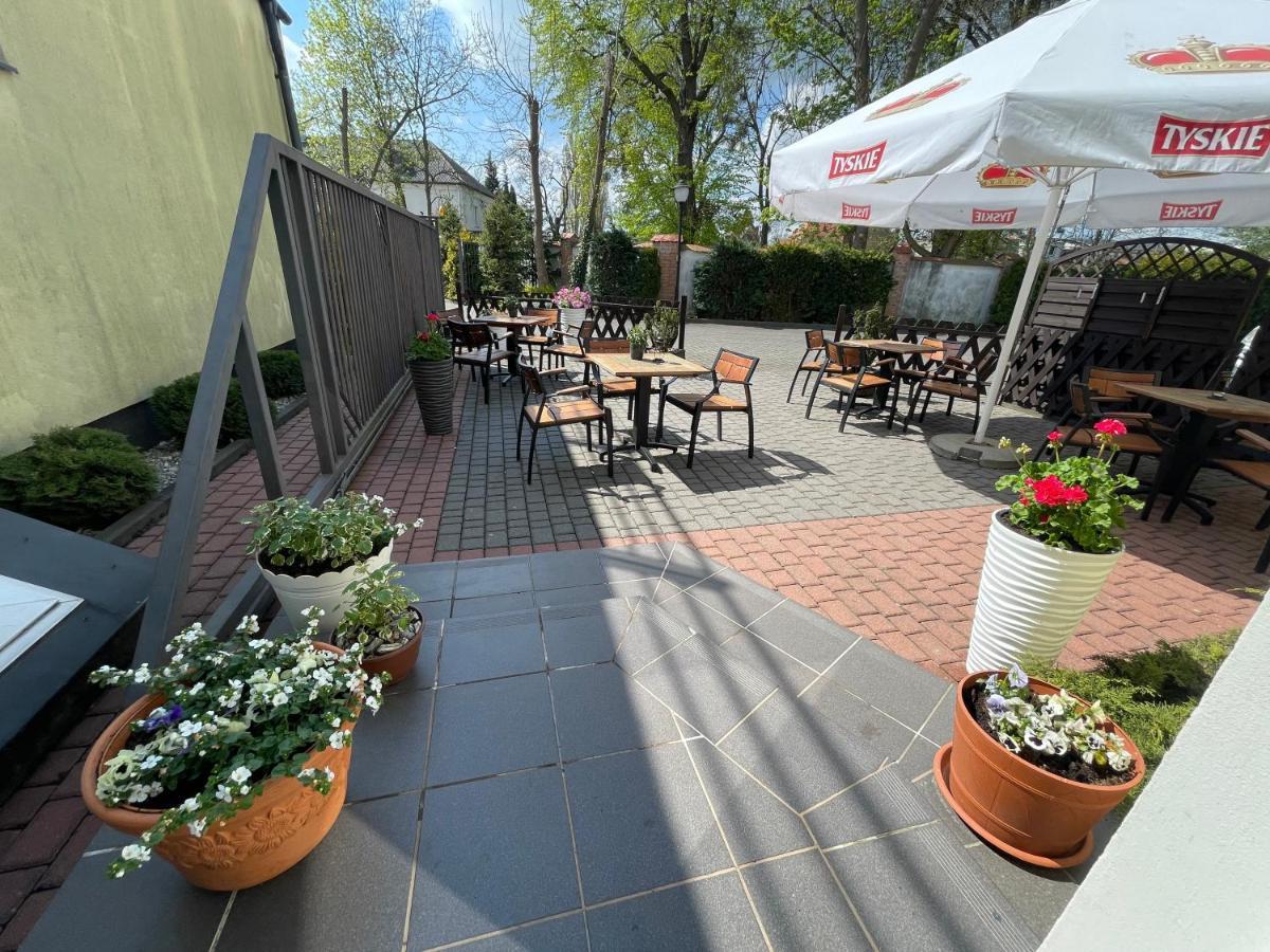 Hotel Dowhan Нове Екстериор снимка