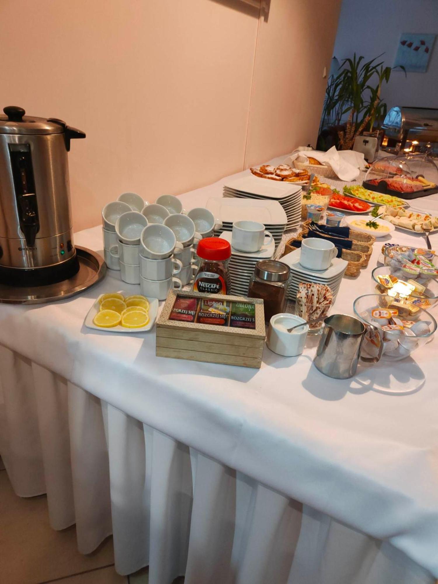 Hotel Dowhan Нове Екстериор снимка