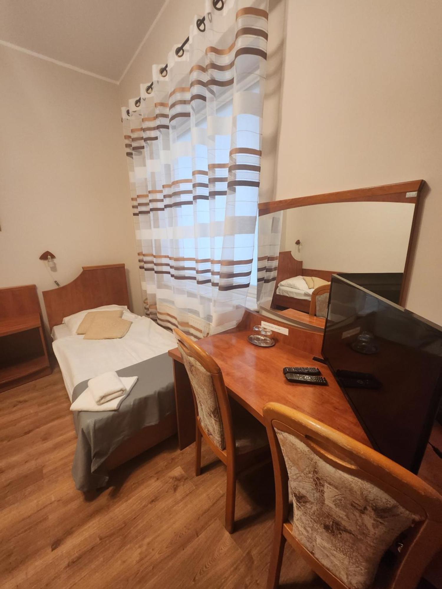 Hotel Dowhan Нове Екстериор снимка