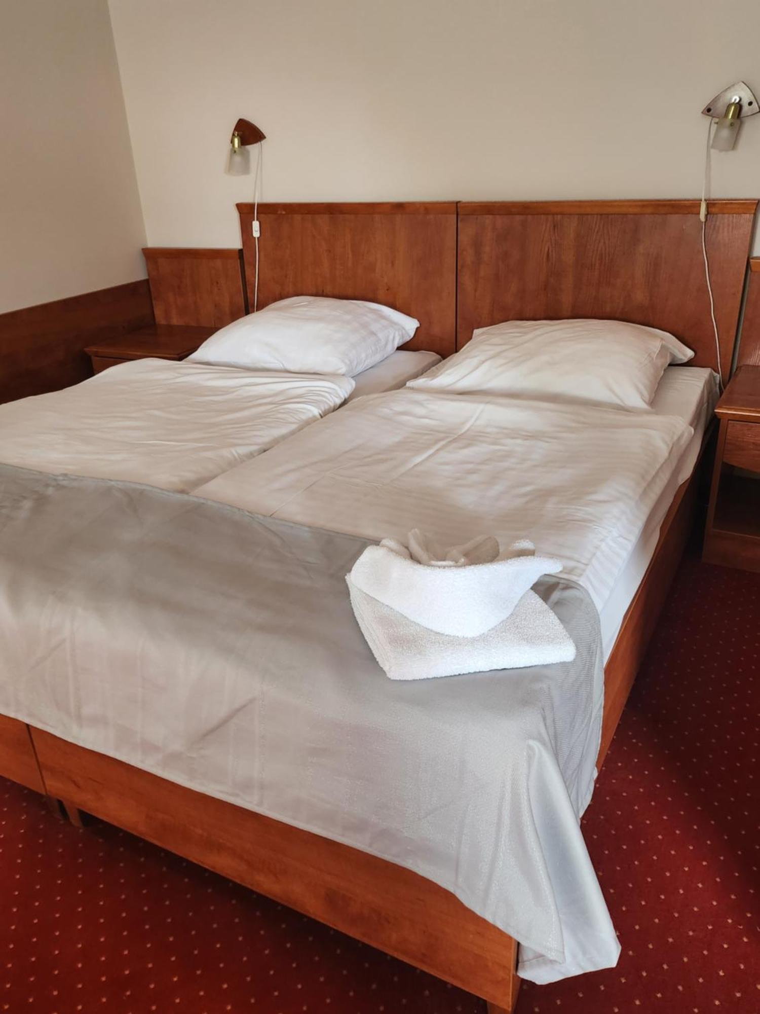 Hotel Dowhan Нове Екстериор снимка
